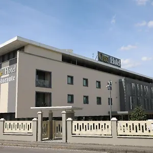 4* Hotel One & Restaurant